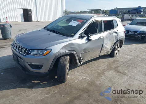 2018 Jeep Compass Latitude 4X4 из США, поврежденный, VIN 3C4NJDBB9JT155269